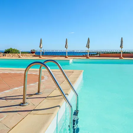 Marineledda Bouganvillea Appartement Marinella (Sardinia)