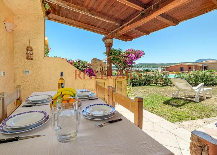 Marineledda Bouganvillea Apartamento Marinella (Sardinia)